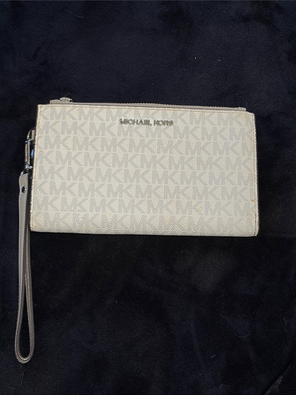 Michael Kors Off-White Signature Wristlet Clutch